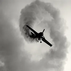 Avião Caíndo