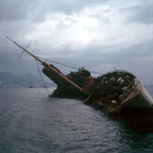 Barco emborcado